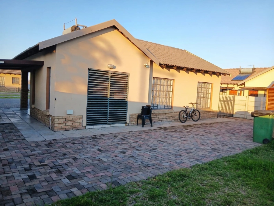 3 Bedroom Property for Sale in Waterkloof East North West